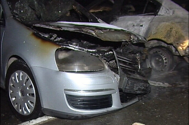 В Екатеринбурге на Металлургов ночью сгорело три авто