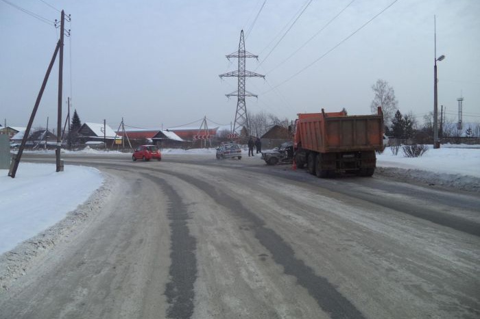 Движение автобусов по закрытому ГИБДД участку возобновилось в поселке Садовый