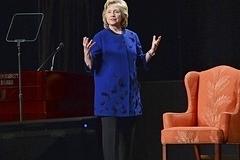 Ботинок кинули в Хилари Клинтон в Лас-Вегасе