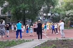 На Урале «Единая Россия» устроила танцы с детьми под трек «Аквадискотека» — видео