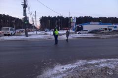 Семнадцатилетний пешеход попал под машину на улице Начдива Онуфриева