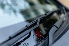 В Екатеринбурге прохожий разбил стекло «Инфинити» за отказ владелицы машины его подвезти
