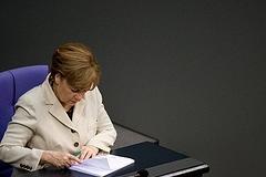 Меркель пригрозила России экономическими санкциями