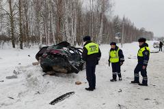 Девушка за рулем ВАЗ погибла в ДТП на Серовском тракте
