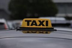 Таксист спас пассажирку от телефонных мошенников