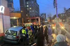 В Екатеринбурге машина сбила пешехода и влетела в магазин