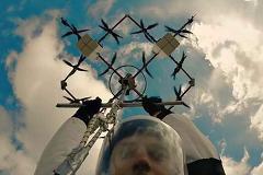 В Латвии совершен первый в мире прыжок с дрона