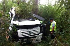 Туристический микроавтобус разбился в Ростовской области: водитель погиб