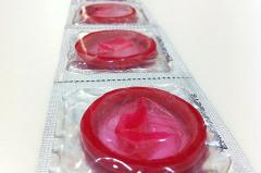 Подпольная фирма мыла и упаковывала заново использованные презервативы