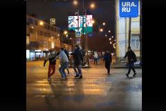Пьяные южане устроили драку в центре Екатеринбурга