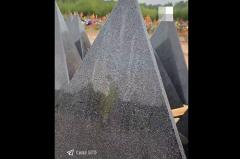 Установщик пирамид-надгробий на могилах «вагнеровцев» пояснил их значение