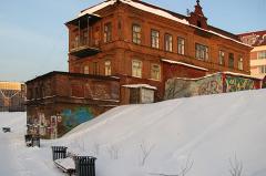 В Екатеринбурге рассыпаются дома, построенные в 2003 году
