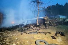 Mash: Три человека погибли в горящей деревне Курганской области