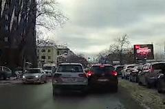 В Екатеринбурге автохам устроил аварию и уехал с места происшествия