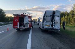 На Челябинском тракте грузовик влетел в автобус из Екатеринбурга