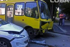 Водитель автобуса парализовал движение в центре Екатеринбурга