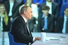 Песков заявил о подготовке Путина к прямой линии двое суток «беспрерывно»
