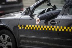 Крымские водители не хотят получать российкие номера и водительские права