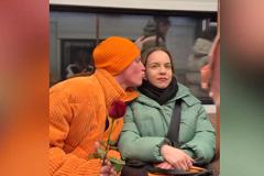 Екатеринбуржец поцеловал незнакомую девушку в губы прямо в метро