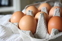 Из-за роста цен в России начали продавать яйца поштучно