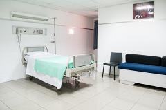 В Екатеринбурге санитарка сломала позвоночник пациенту