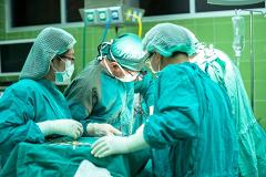 Уральские хирурги впервые смогли удалить раковую опухоль с помощью лапароскопии