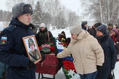 В Каменске-Уральском простились с погибшим мобилизованным героем