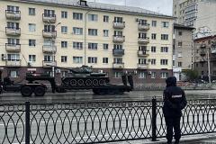 Улицы перекрыты: в Екатеринбург заехала военная техника