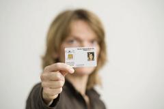 Правительству предложили три концепции выпуска электронных паспортов