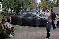 В Казани мужчина в камуфляже с шевроном «Z» ради прикола взорвал у подъезда светошумовую гранату