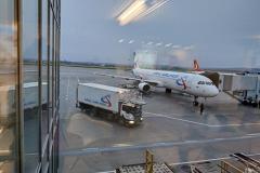 Самолет «Уральских авиалиний» вернулся в аэропорт вылета из-за неисправности