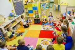 Кабинет министров РФ одобрил ежемесячные выплаты на детей от трех до семи лет