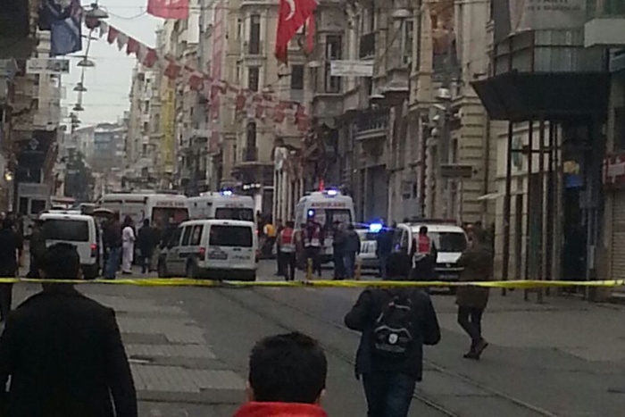 Власти Турции сообщили о трех погибших при теракте в Стамбуле