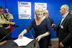 Марин Ле Пен заявила об отказе французов от сегодняшнего ЕС