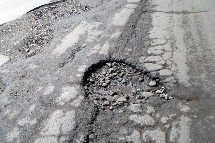 Подрядчики вышли на гарантийный ремонт дорог Екатеринбурга