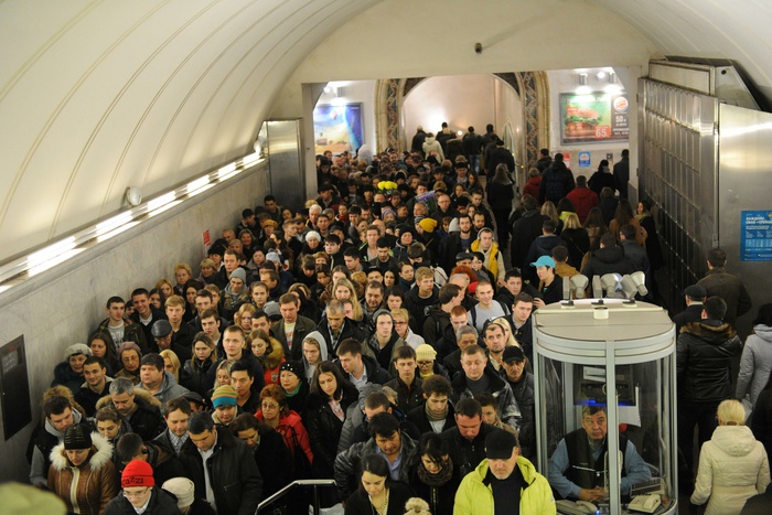 В московском метро в час пик сломались двери одного из вагонов с пассажирами