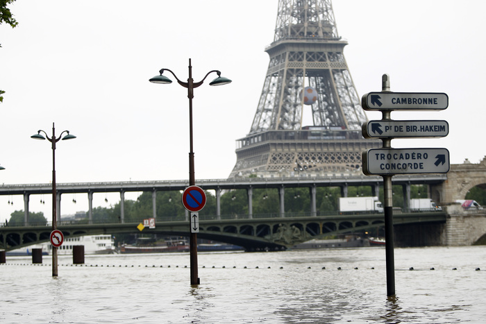 Франция и Германия борются с последствиями наводнений