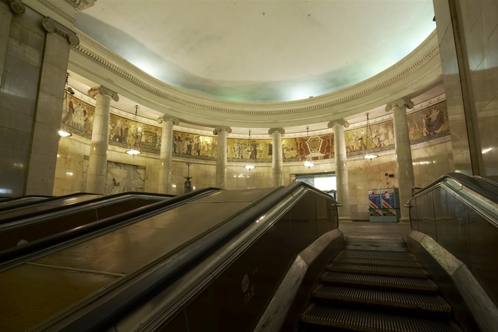 Туристка из Италии разбилась в Москве, делая селфи в метро