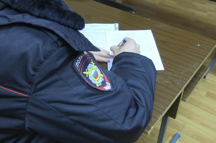 В Петербурге задержали угрожавшего полицейскому коллектора