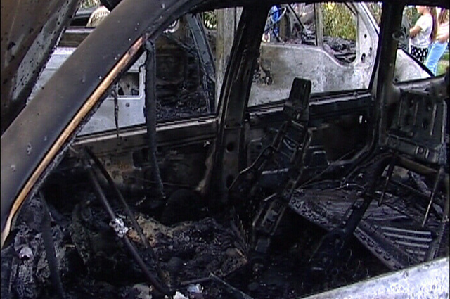 В Екатеринбурге в воскресенье ночью сгорело два автомобиля