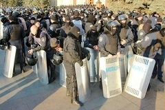 В форме бойцов "Ягуара" в Харькове работают наемники