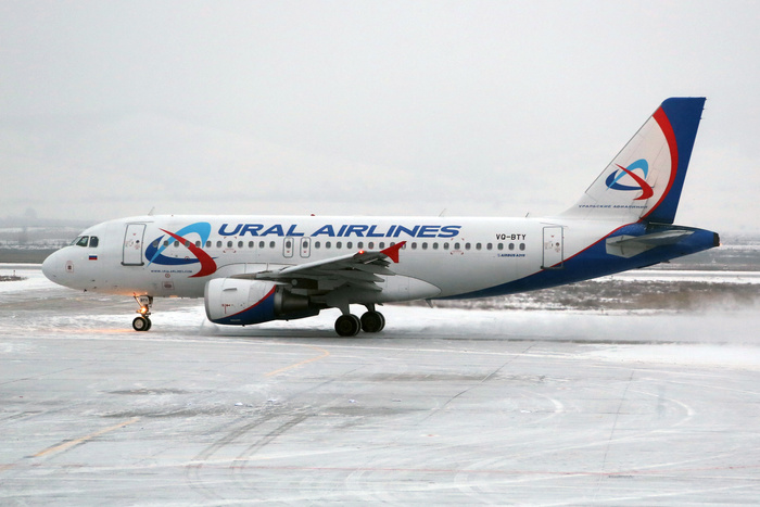 На борту самолета, летевшего из Екатеринбурга в Тбилиси, умер пассажир