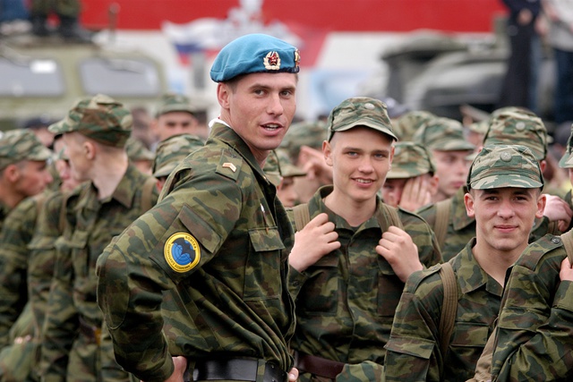 Десантников, задержанных на Украине, отправили в киевское СИЗО