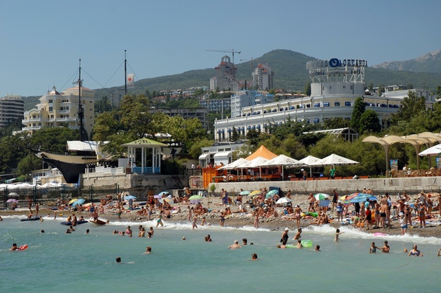 В среднем каждый турист за время отдыха потратил в Крыму 15 тысяч рублей