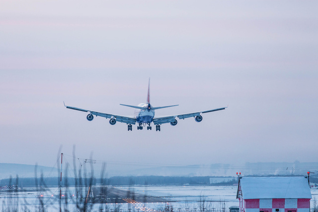 У самолета, летевшего из Екатеринбурга, отказал двигатель