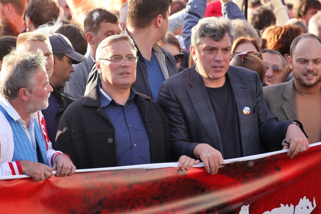 Оппозиция договорилась о траурном марше в центре Москвы
