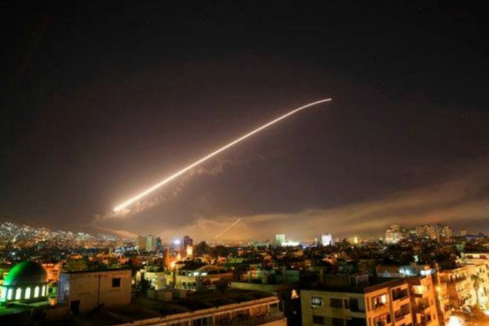 В Дамаске взорвались первые американские снаряды