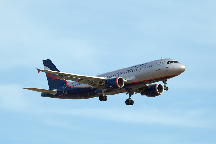Пассажир «Аэрофлота», летевший с Дальнего Востока в Москву, умер в Екатеринбурге