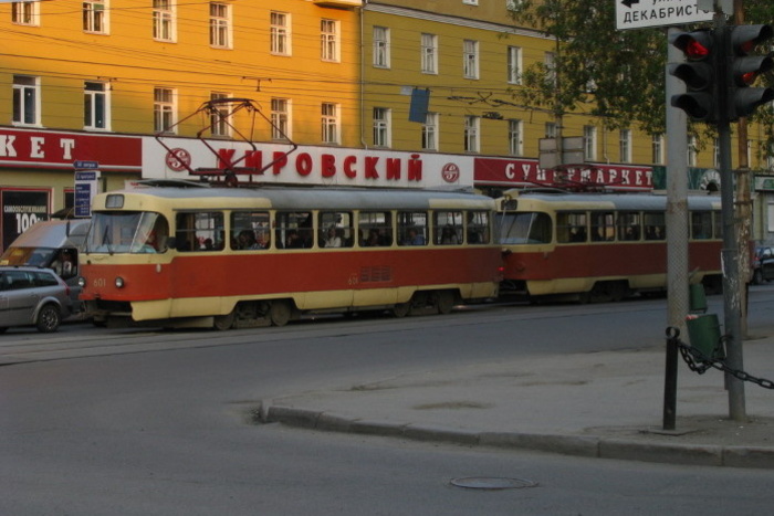 В центре Екатеринбурга загорелся трамвай с пассажирами