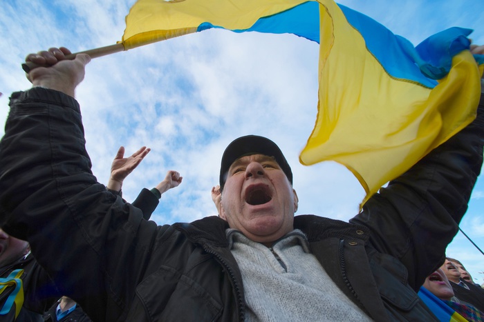 В Москве украинские мигранты скандируют «Слава России» и «Путин — наш президент»